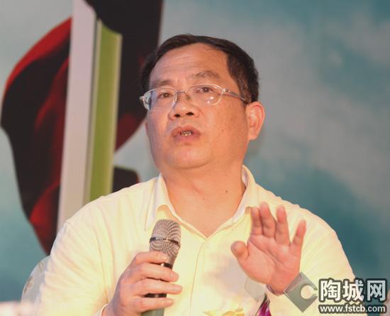 景德镇陶瓷学院研究生处处长刘阳先生