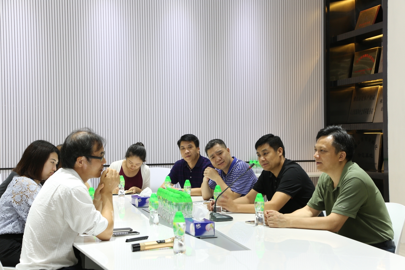 张槎街道党工委书记刘志诚到新媒体园调研